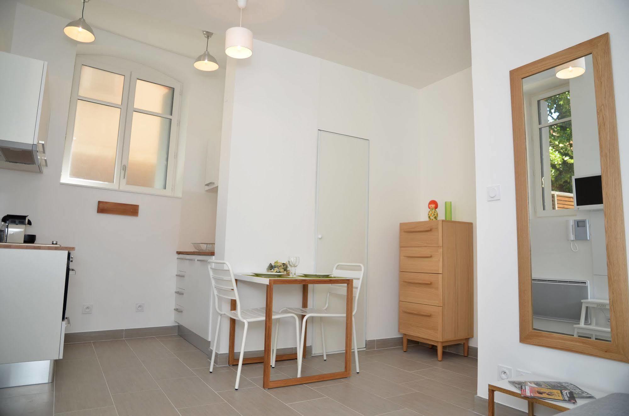 Le Clos Des Salins Тулуза Екстериор снимка